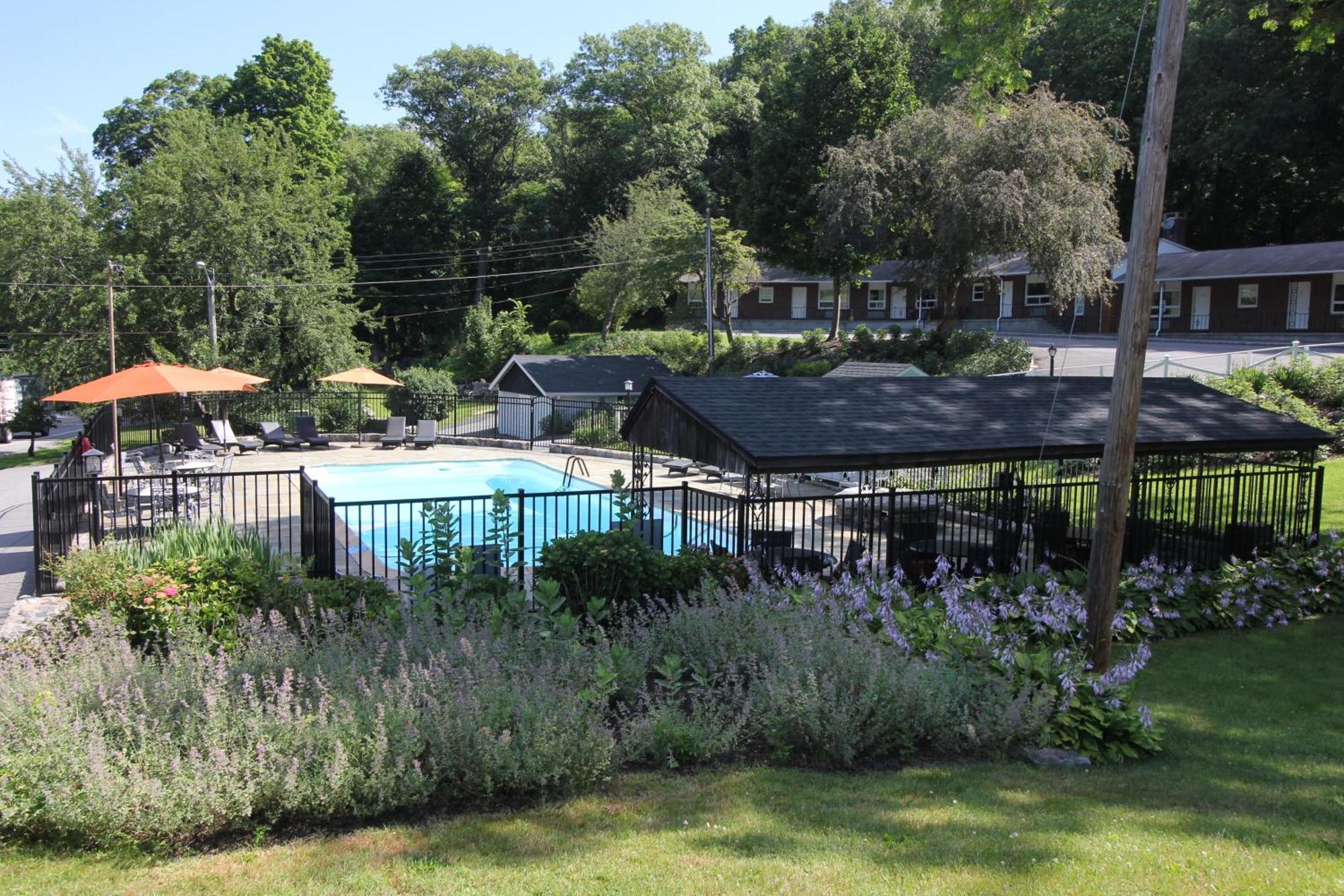 Heidi'S Inn Brewster Exterior photo