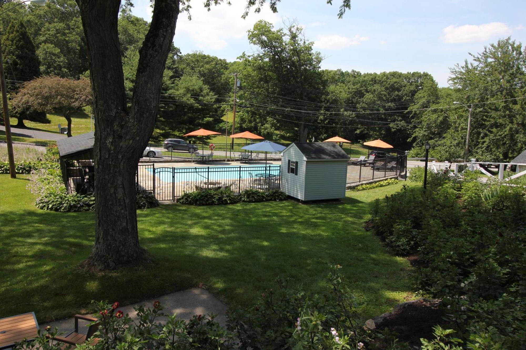 Heidi'S Inn Brewster Exterior photo