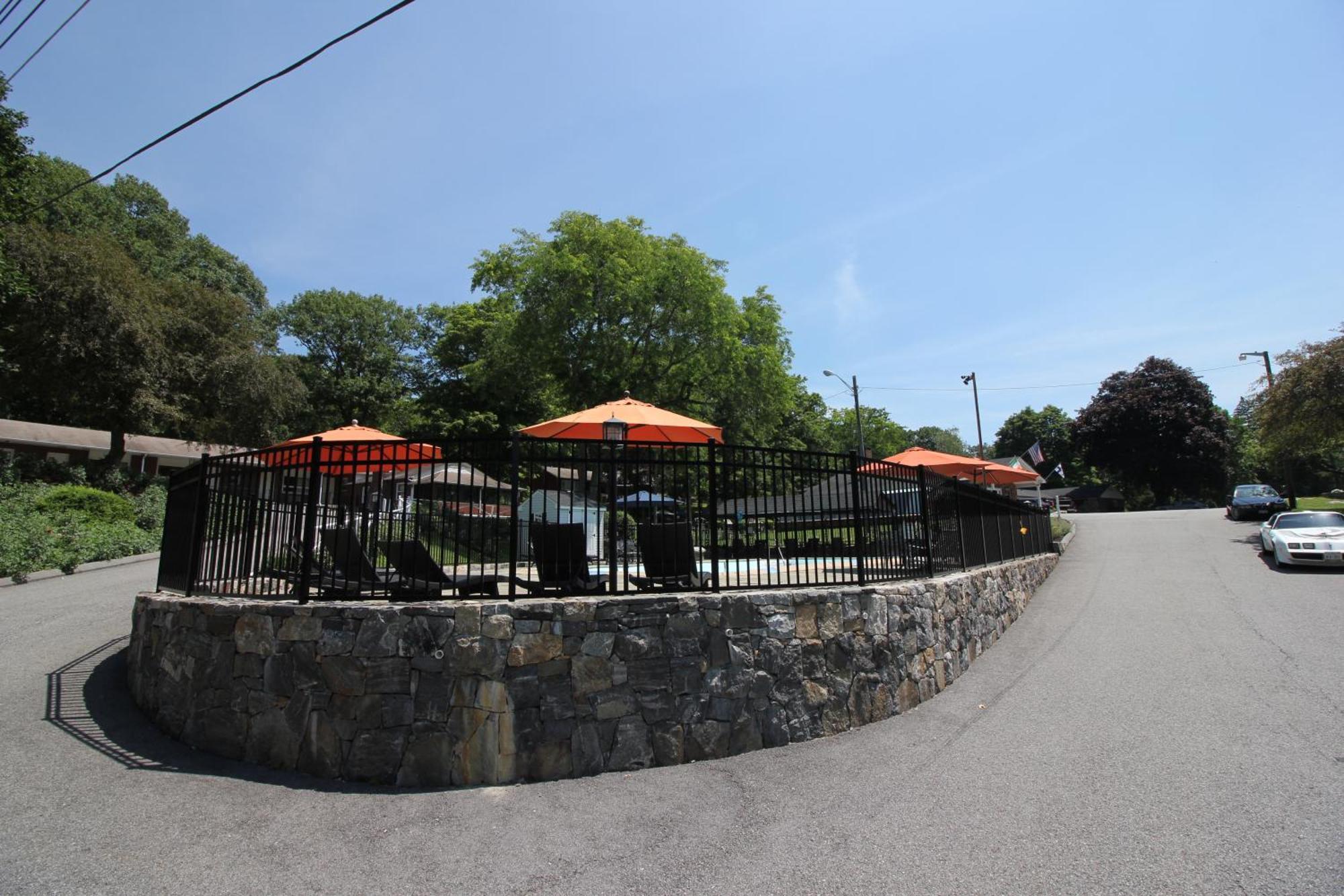 Heidi'S Inn Brewster Exterior photo