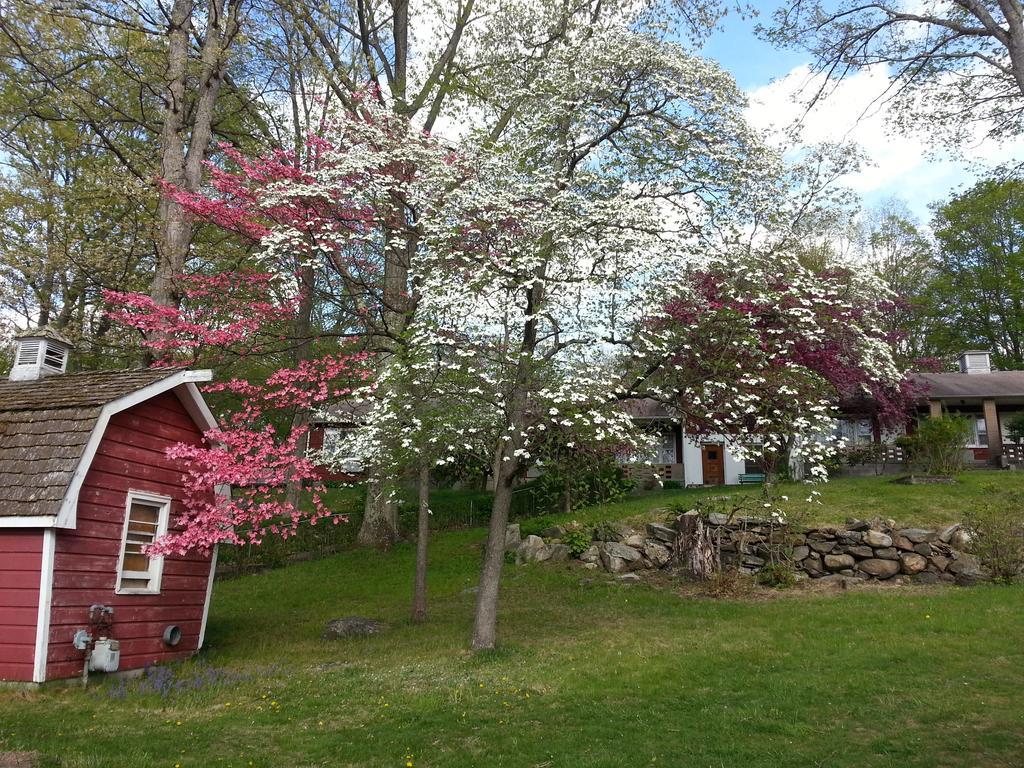 Heidi'S Inn Brewster Exterior photo