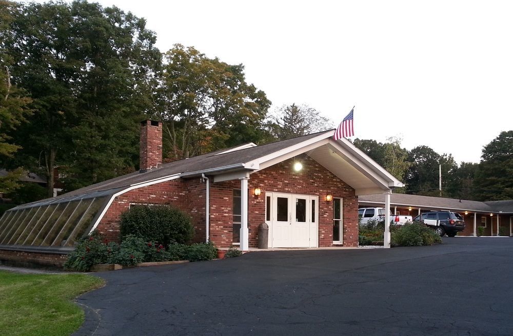 Heidi'S Inn Brewster Exterior photo