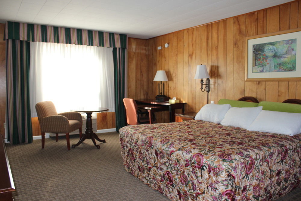 Heidi'S Inn Brewster Exterior photo