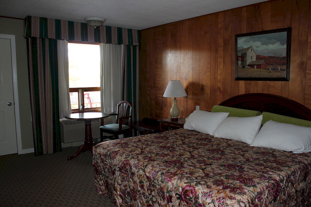 Heidi'S Inn Brewster Exterior photo